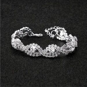 Elegant Silver Crystal Twist Bracelet - Women Jewelry New NWT